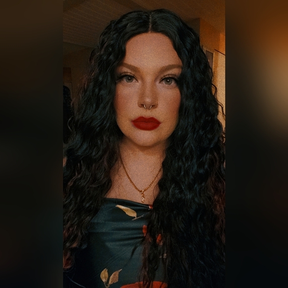 Meet your Posher, Susan - Picture 1 of 3